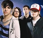 Fall Out Boy не жалеют своей кровушки