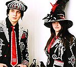 White Stripes выпускают испаноязычный сингл