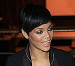 Rihanna Echoes Maroon 5 With Record Climb Up US Chart