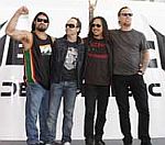 Metallica Outsold Glasvegas' Album By 20,000 Copies