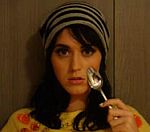 Katy Perry Mocks British Tabloid Press Over Knife Photo