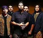 Басист Deftones вышел из комы