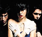 Yeah Yeah Yeahs перенесли выход альбома