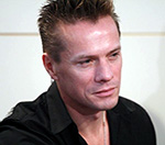 Барабанщик U2 дебютирует в кино