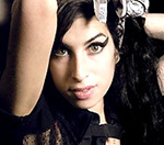 Amy Winehouse 'Enjoying Holiday Romance' On Comeback Tour