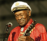 Chuck Berry Collapses During Chicago Gig